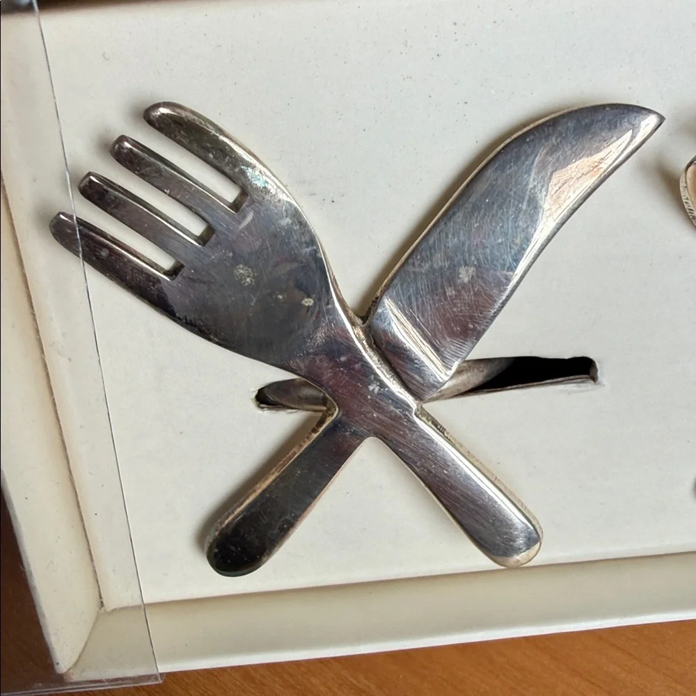 NWT Pier 1 Imports Silver Plated Silverware Fork Knife Napkin Rings Set of 4 NIB